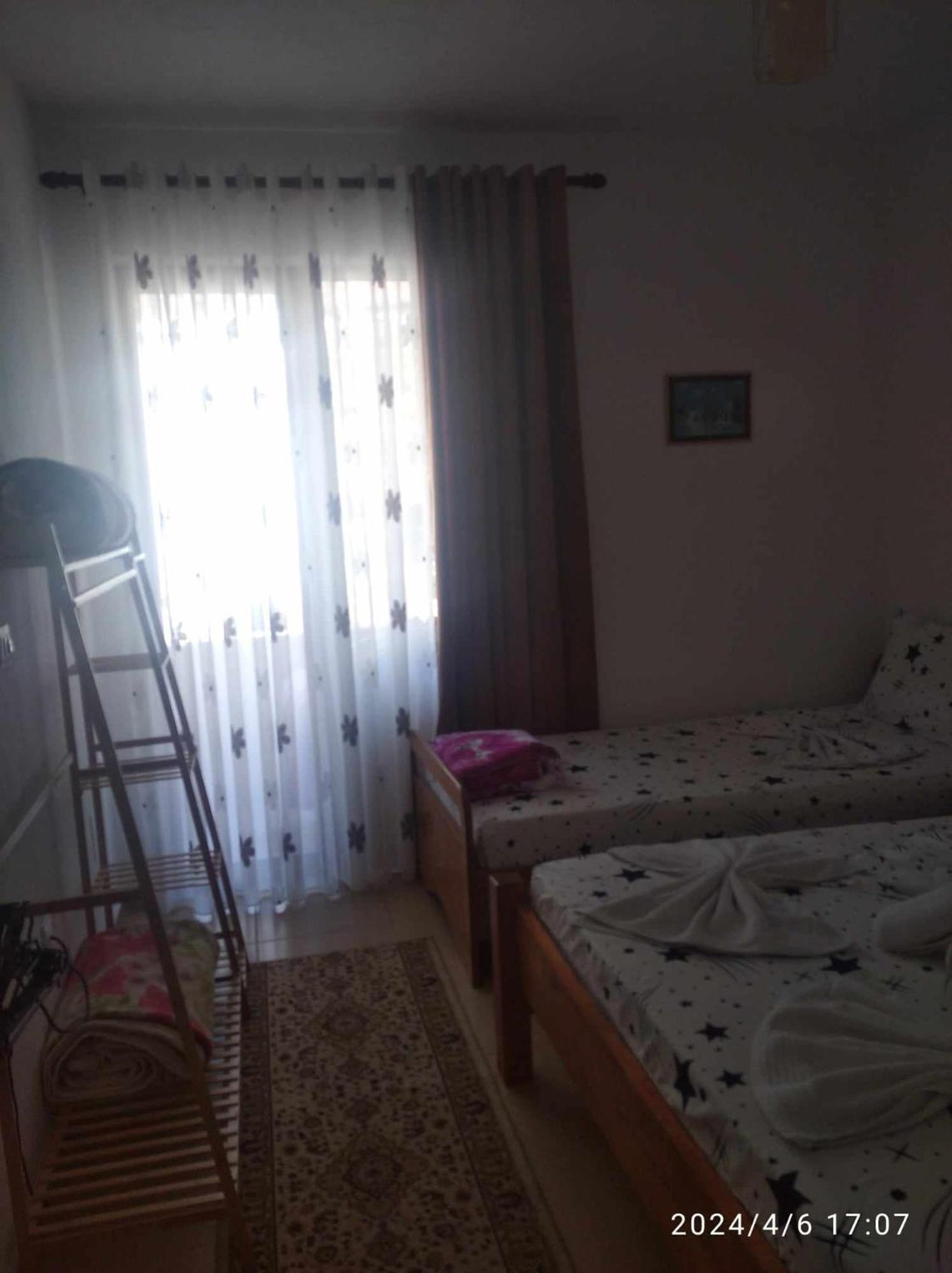 Lini Erda Lakeside Guesthouse מראה חיצוני תמונה