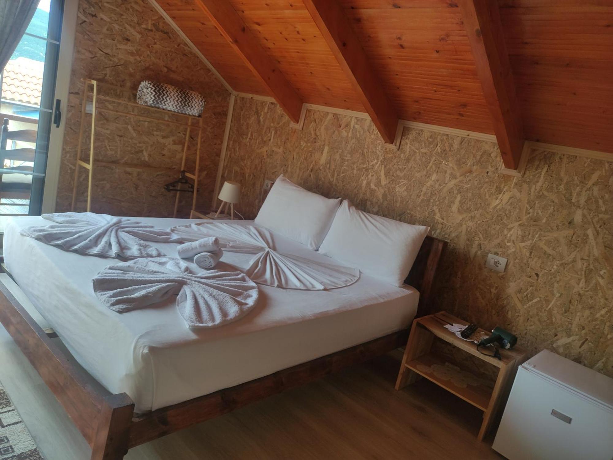 Lini Erda Lakeside Guesthouse חדר תמונה