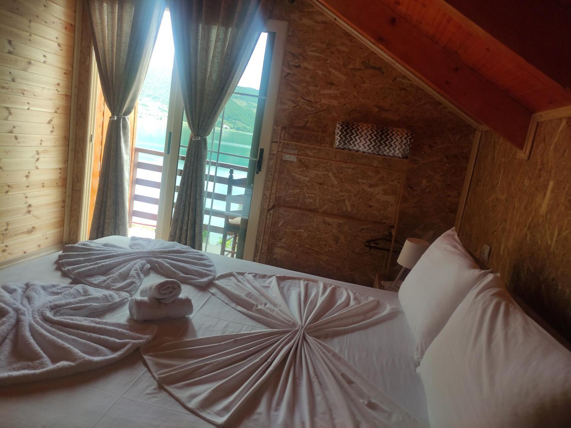 Lini Erda Lakeside Guesthouse חדר תמונה