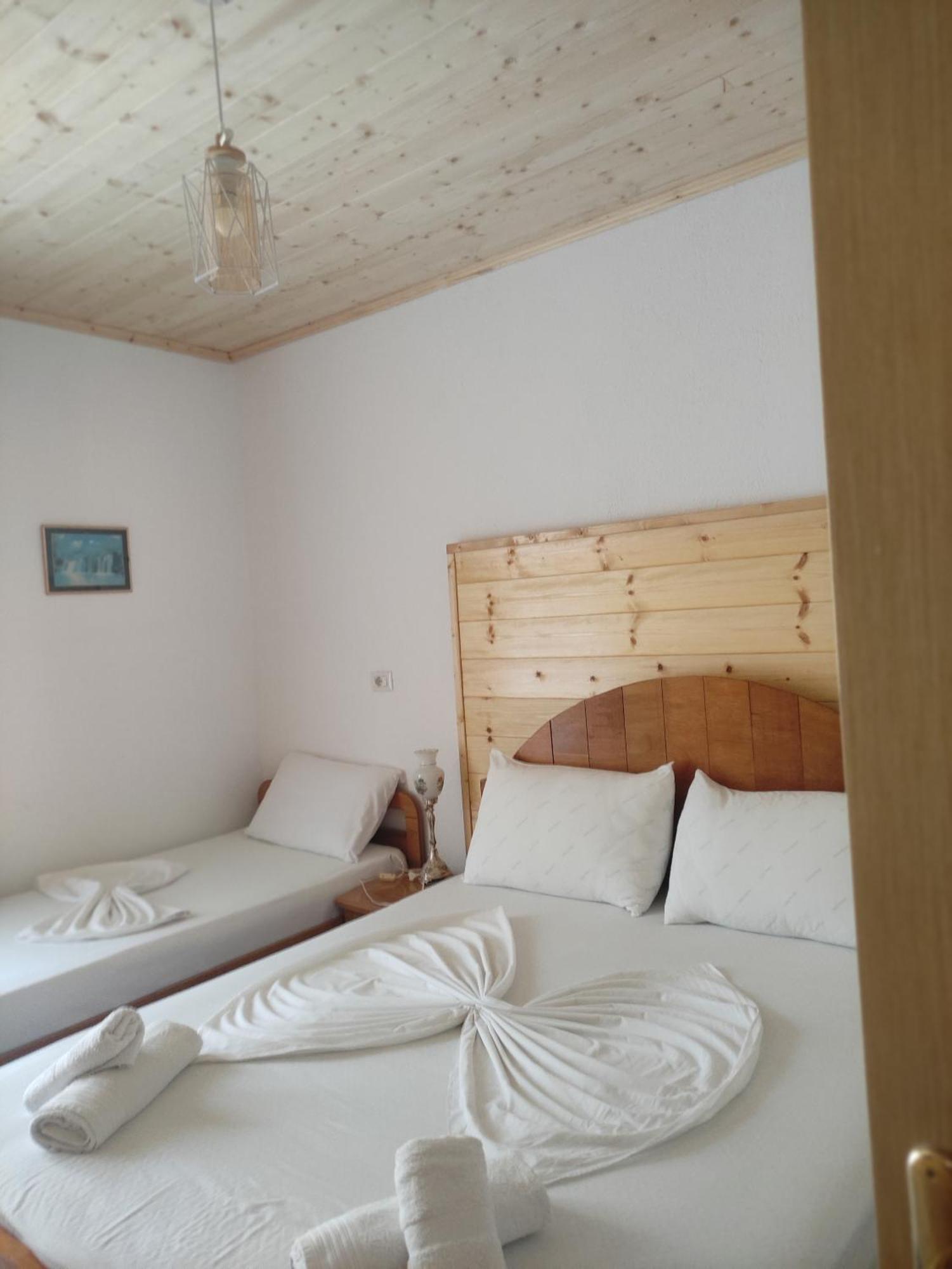 Lini Erda Lakeside Guesthouse חדר תמונה