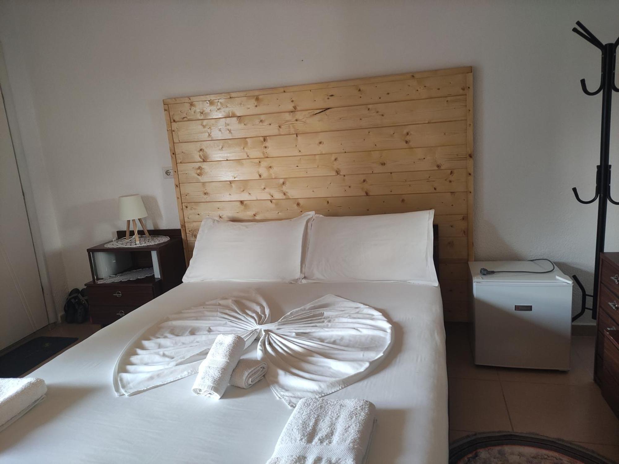 Lini Erda Lakeside Guesthouse חדר תמונה