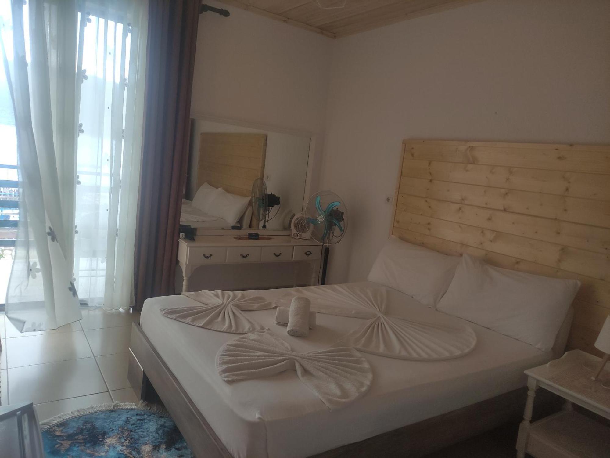 Lini Erda Lakeside Guesthouse חדר תמונה