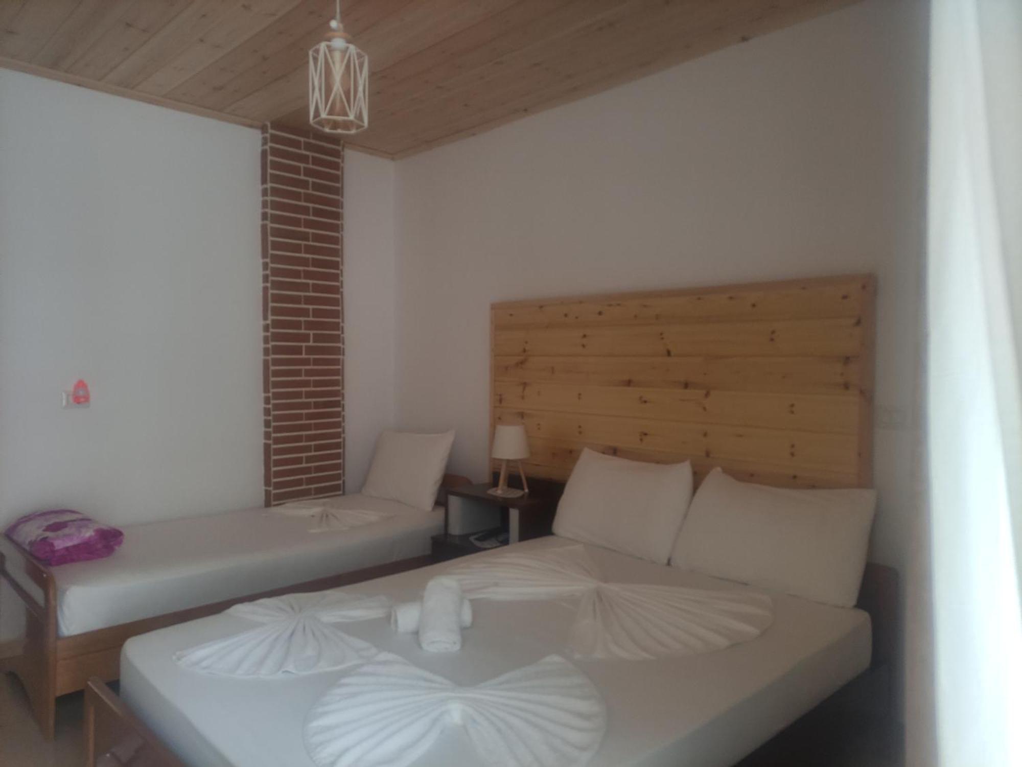 Lini Erda Lakeside Guesthouse חדר תמונה
