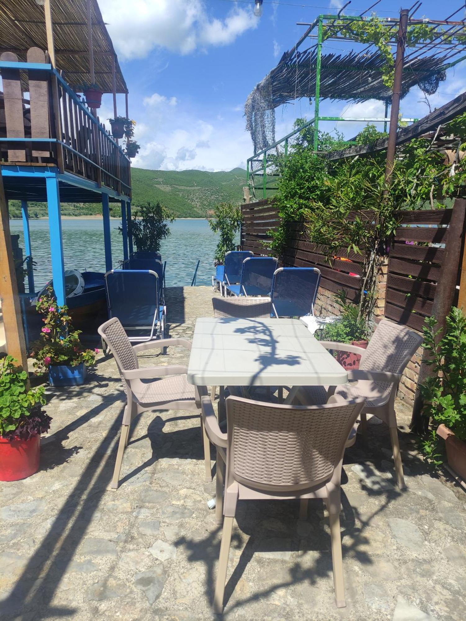 Lini Erda Lakeside Guesthouse מראה חיצוני תמונה