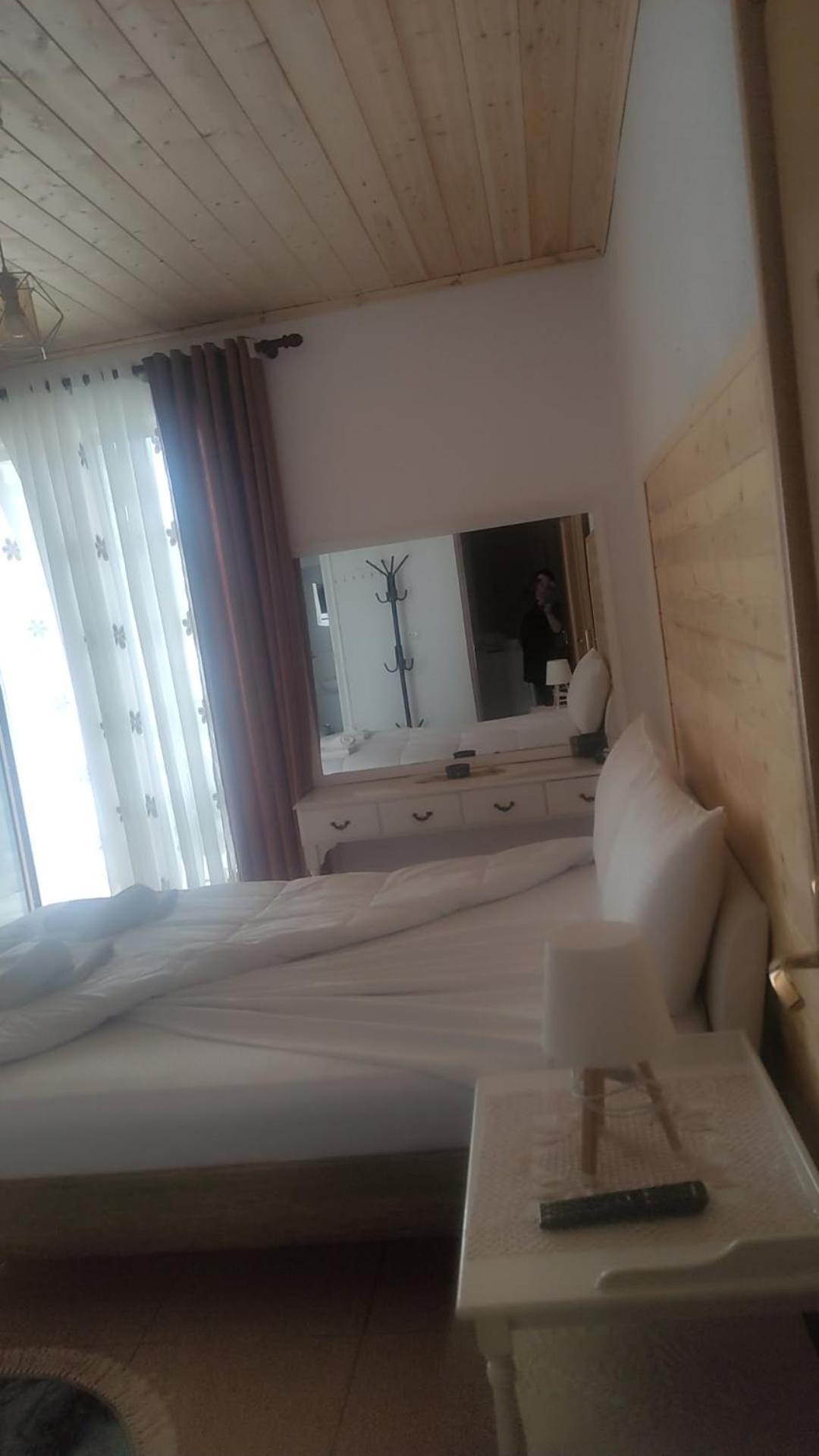 Lini Erda Lakeside Guesthouse מראה חיצוני תמונה