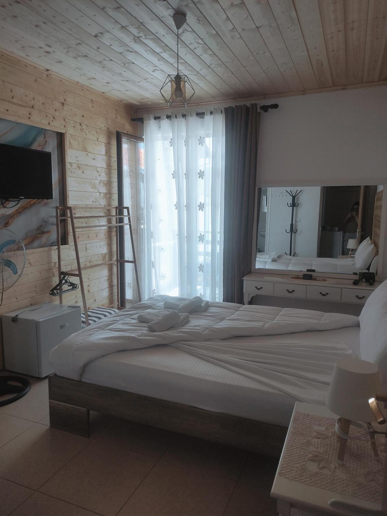 Lini Erda Lakeside Guesthouse חדר תמונה